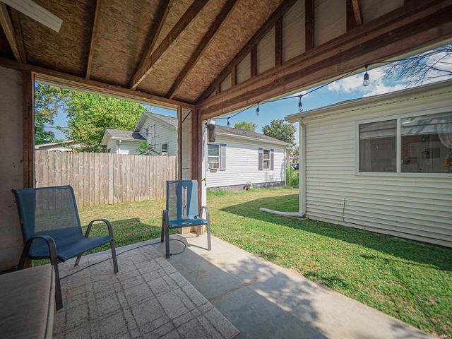 1825 S Bosse Avenue, Evansville, IN 47712