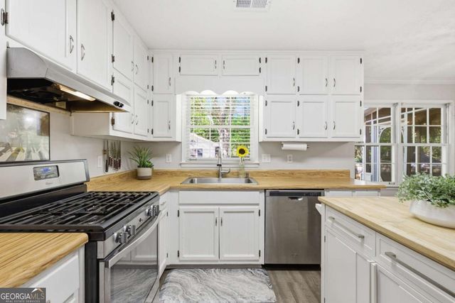 748 Flowers Crossing, Lawrenceville, GA 30044