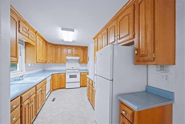 4732 Booth Street, Westwood, KS 66205