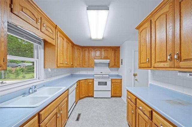4732 Booth Street, Westwood, KS 66205