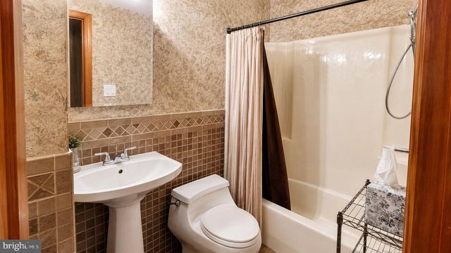 10 W ORANGE CT, Baltimore, MD 21234