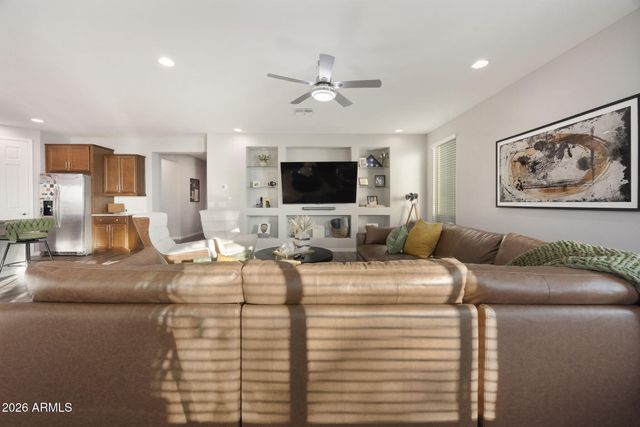 27152 N 71ST Avenue, Peoria, AZ 85383