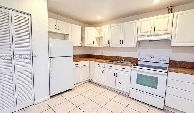 5100 SW 41st St 115, Pembroke Park, FL 33023