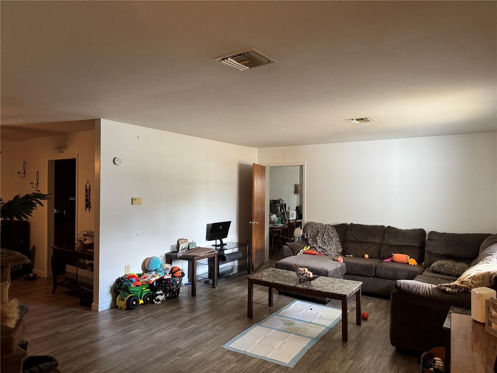 Image 6 of property listing at 11603 OSAGE ROAD, Dunnellon, FL 34431