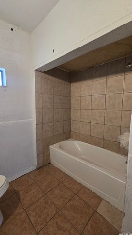 933 Fresno, San Antonio, TX 78201