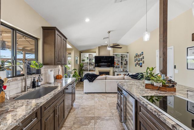4725 E LE MARCHE Avenue, Phoenix, AZ 85032