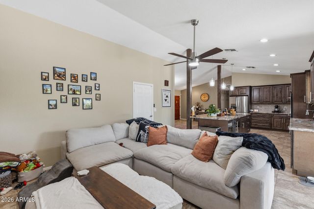4725 E LE MARCHE Avenue, Phoenix, AZ 85032