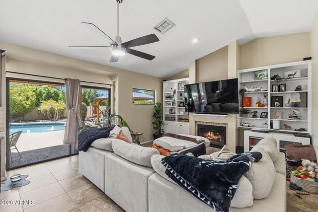 4725 E LE MARCHE Avenue, Phoenix, AZ 85032