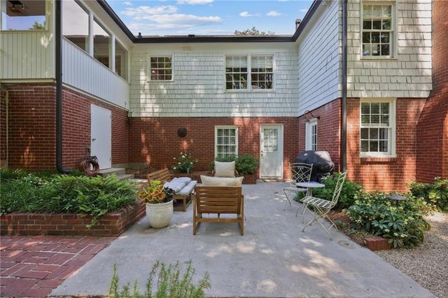 1026 Northcliffe Drive NW, Atlanta, GA 30318
