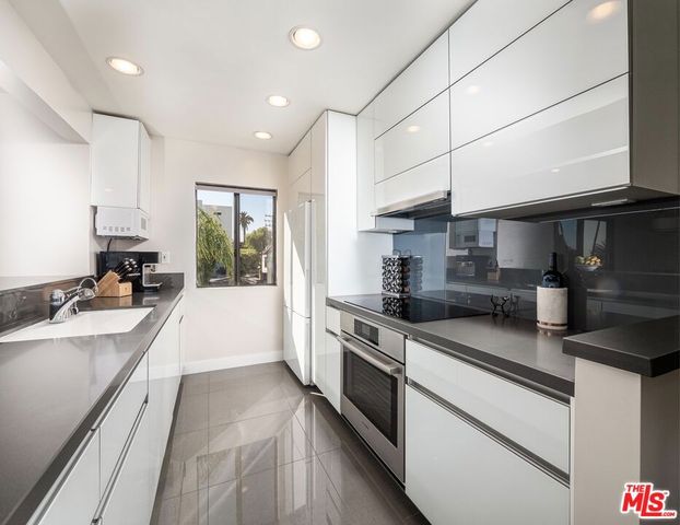 833 OCEAN Avenue 303, Santa Monica, CA 90403