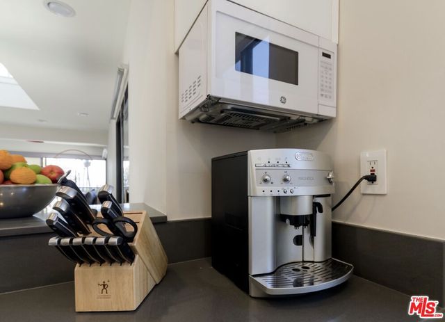 833 OCEAN Avenue 303, Santa Monica, CA 90403