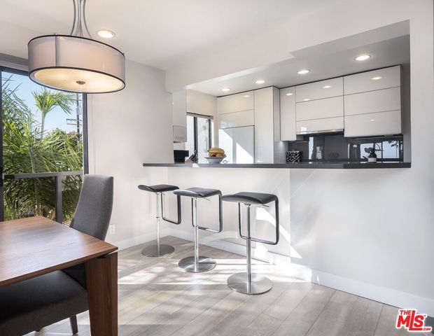 833 OCEAN Avenue 303, Santa Monica, CA 90403
