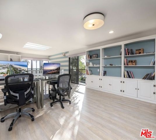 833 OCEAN Avenue 303, Santa Monica, CA 90403