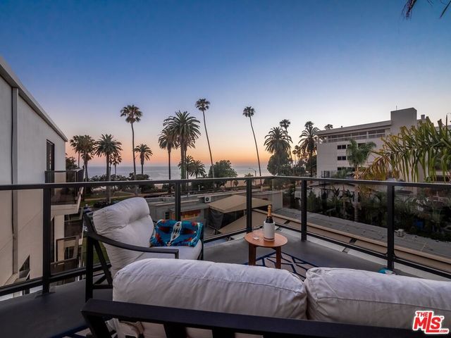 833 OCEAN Avenue 303, Santa Monica, CA 90403