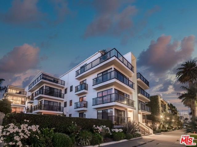 833 OCEAN Avenue 303, Santa Monica, CA 90403