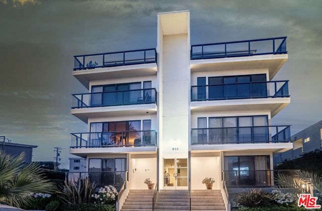 833 OCEAN Avenue 303, Santa Monica, CA 90403