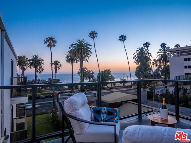 833 OCEAN Avenue 303, Santa Monica, CA 90403