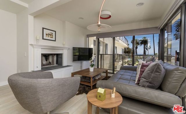 833 OCEAN Avenue 303, Santa Monica, CA 90403