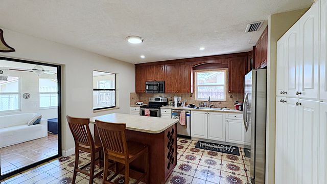411 SE 4th Street, Dania Beach, FL 33004