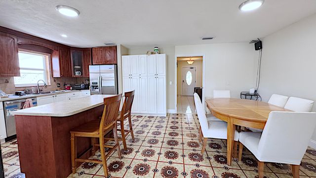 411 SE 4th Street, Dania Beach, FL 33004