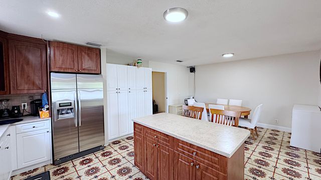 411 SE 4th Street, Dania Beach, FL 33004
