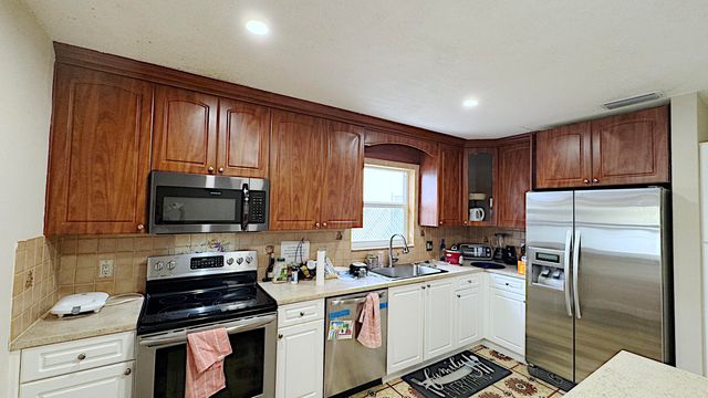 411 SE 4th Street, Dania Beach, FL 33004