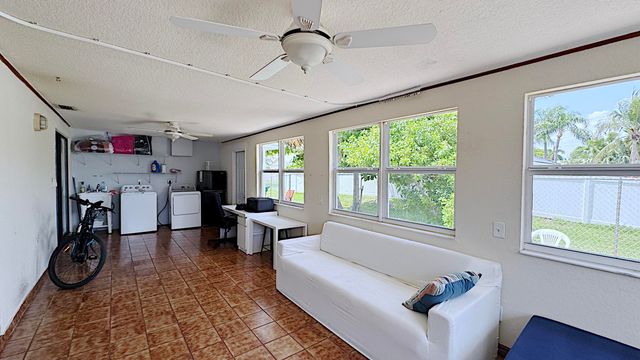 411 SE 4th Street, Dania Beach, FL 33004
