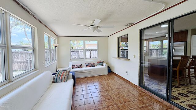 411 SE 4th Street, Dania Beach, FL 33004