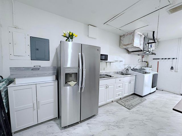 411 SE 4th Street, Dania Beach, FL 33004