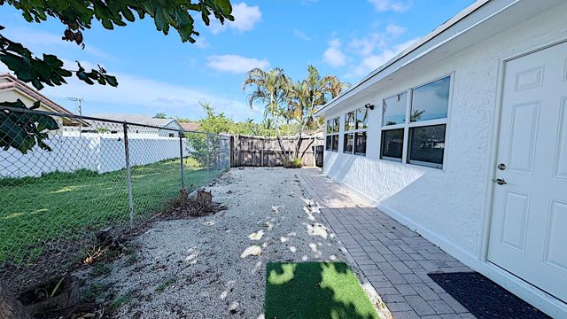 411 SE 4th Street, Dania Beach, FL 33004