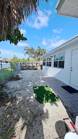 411 SE 4th Street, Dania Beach, FL 33004