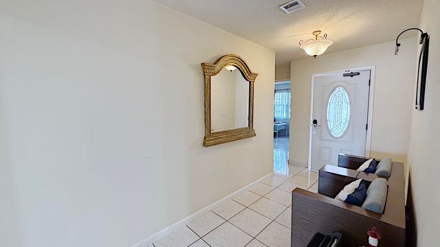 411 SE 4th Street, Dania Beach, FL 33004