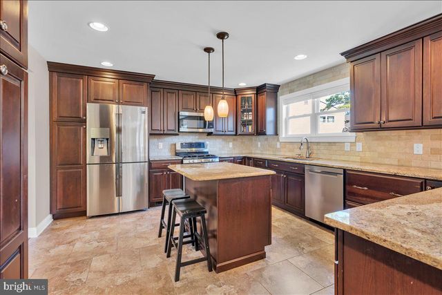 201 SANDRINGHAM RD, Cherry Hill, NJ 08003