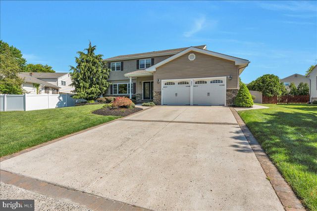 201 SANDRINGHAM RD, Cherry Hill, NJ 08003