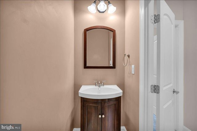 201 SANDRINGHAM RD, Cherry Hill, NJ 08003