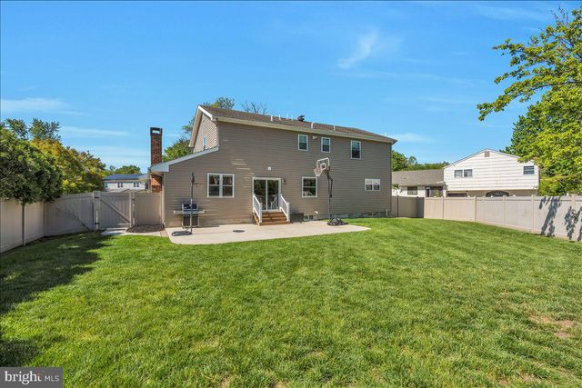 201 SANDRINGHAM RD, Cherry Hill, NJ 08003
