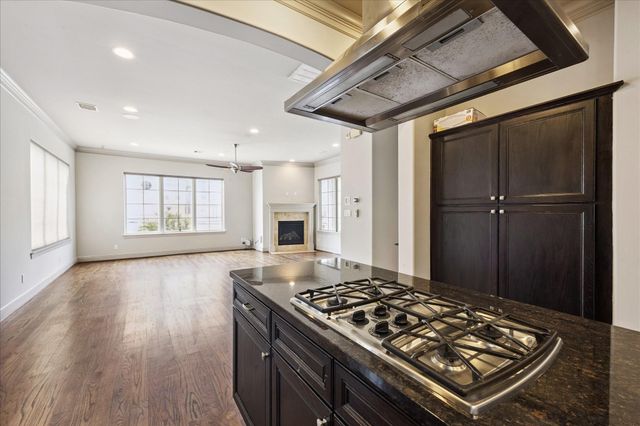 4004 Feagan Street A, Houston, TX 77007