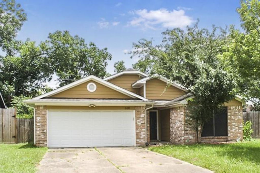 3835 Brookwind Drive, La Porte, TX 77571