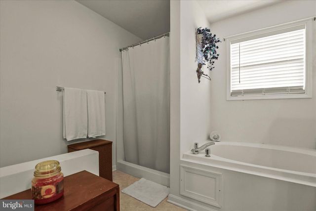25 CORNELL DR, Hanover, PA 17331