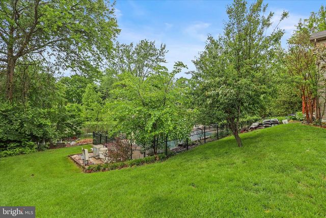 25 CORNELL DR, Hanover, PA 17331
