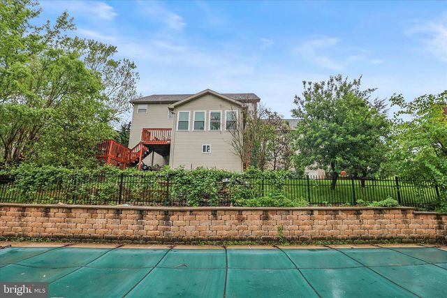 25 CORNELL DR, Hanover, PA 17331