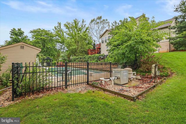 25 CORNELL DR, Hanover, PA 17331
