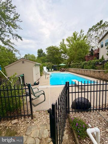 25 CORNELL DR, Hanover, PA 17331