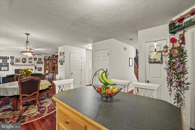 25 CORNELL DR, Hanover, PA 17331