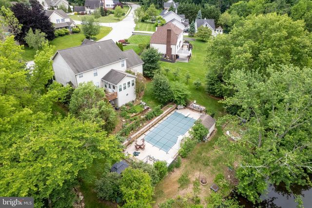 25 CORNELL DR, Hanover, PA 17331