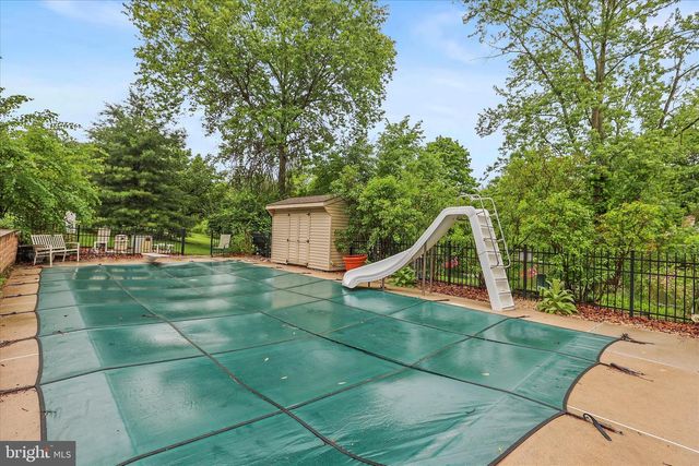 25 CORNELL DR, Hanover, PA 17331
