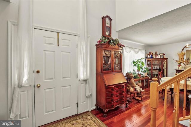 25 CORNELL DR, Hanover, PA 17331