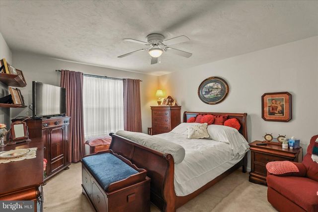 25 CORNELL DR, Hanover, PA 17331