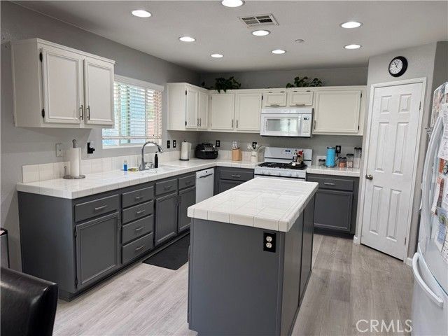 5853 Jefferson Court, Fontana, CA 92336