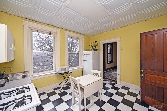 2222 Eureka Terrace, Cincinnati, OH 45219
